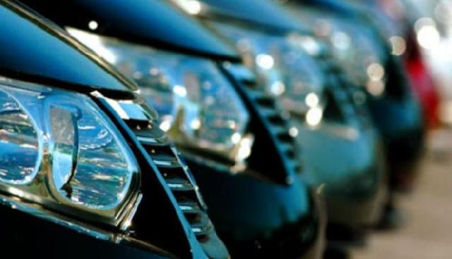 Ingin Sewa Mobil Mewah untuk Liburan, Ini Syaratnya