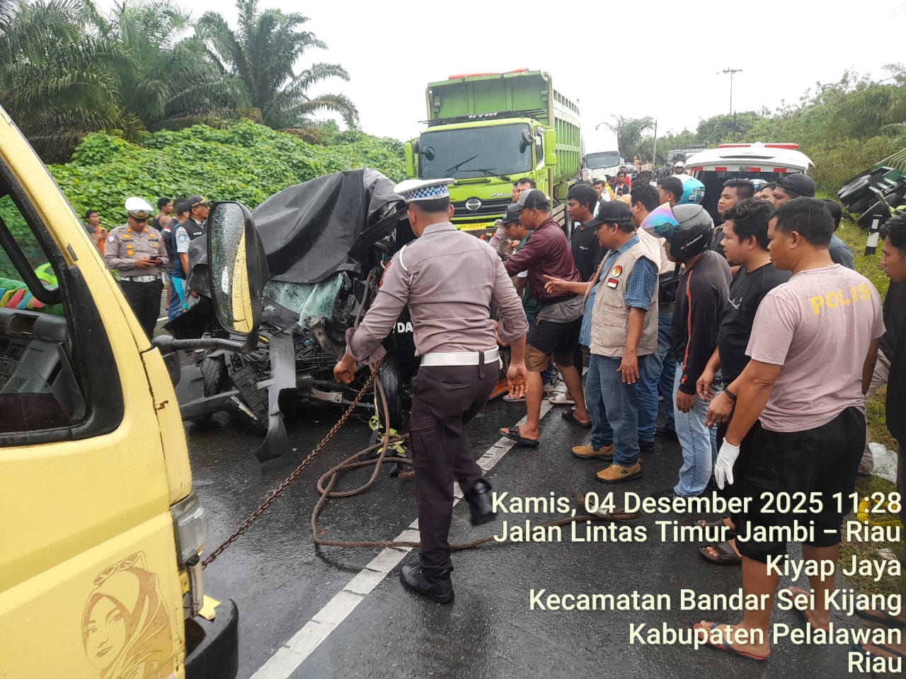 Dua Tewas dalam Tabrakan Grand Max vs Truk Hino di Pelalawan