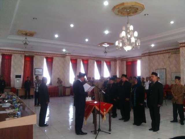 Bupati Lantik Direksi PD Sarana Pembangunan Rohil
