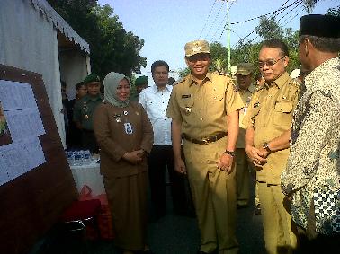 Plt Gubernur Riau dan Wako Pekanbaru Kunjungi TPS 03 Sukamulia Sail