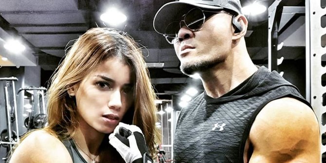 Deddy Corbuzier Pamer Pacar Baru, Sabrina Ngamuk 'Nih Gw Bales Loe'