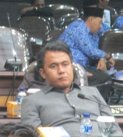 Kacau, Anggota Dewan Ini Minta Lembaga DPRD Dibubarkan Saja