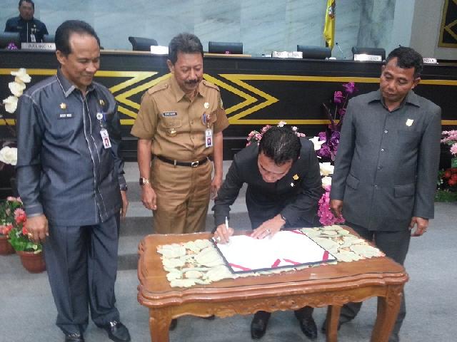 Pemko Pekanbaru Akhirnya kembalikan Ranperda Yayasan Sultan Muhammad