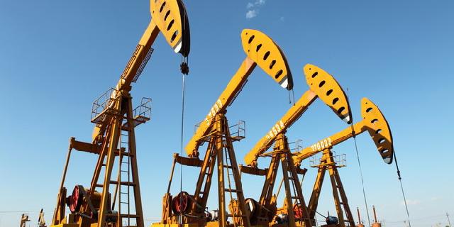 Harga minyak dunia kembali anjlok di posisi USD 41 per barel