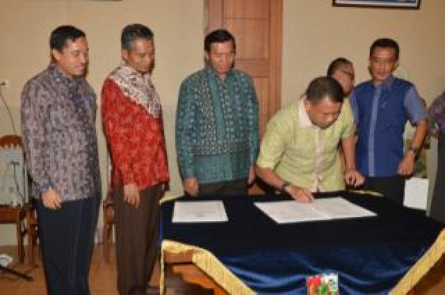 KUA-PPAS RAPBD Pekanbaru Tahun 2015 Disepakati Rp3,3 Triliun