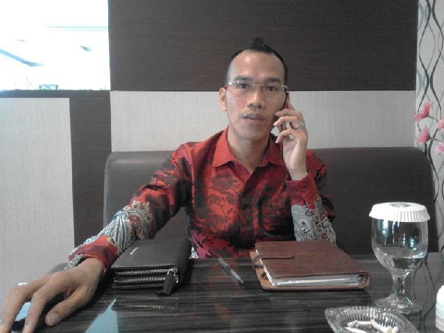 Bintara Polisi yang Sukses Raih Gelar Doktor Ilmu Hukum dengan predikat Cum Laude.