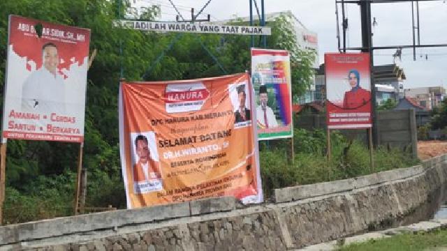 Spanduk Bertebaran, Para Balon Walikota Pekanbaru Dianggap 'Lebay'