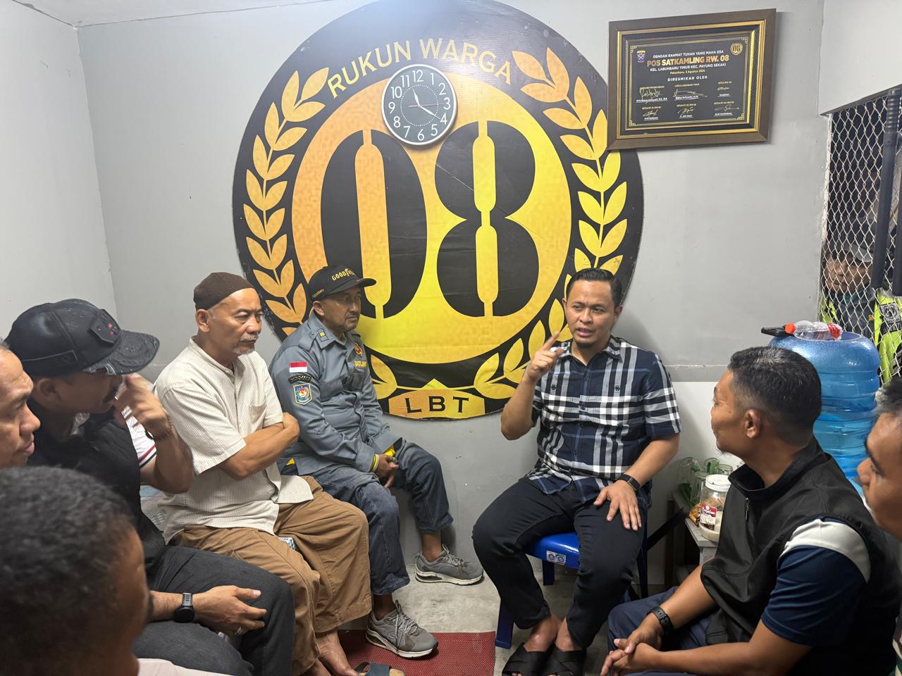 Jelang Tengah Malam Wako Agung Turun Cek Satkamling, Pastikan Keamanan Lingkungan Berjalan Baik