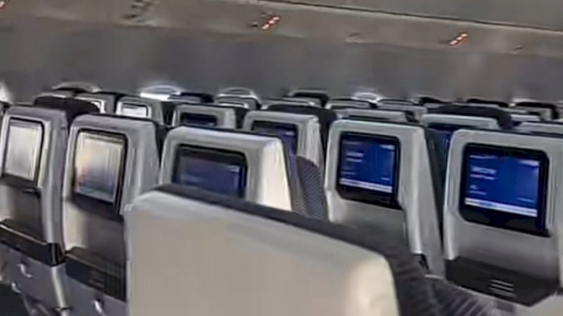 Pria Ini Bingung Setelah Mengetahui Dia Satu-satunya Penumpang Dalam Pesawat