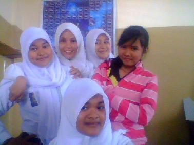 Siswa SMK PGRI Deg-degan Tunggu Pengumuman Hasil UN