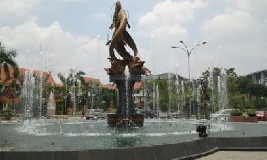 Tugu Selais Tiga Sepadan Akan Di Kandang