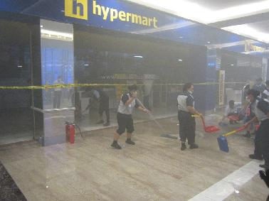 Diduga AC Konslet, Hypermart Ciputra Terbakar