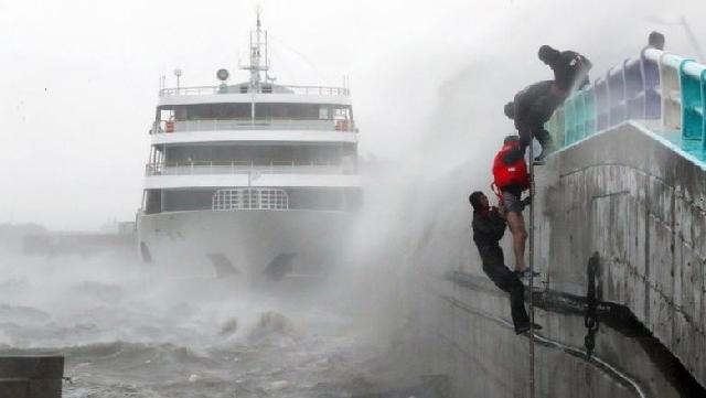 Topan Chaba yang Hantam Korsel Bergerak Menuju Jepang