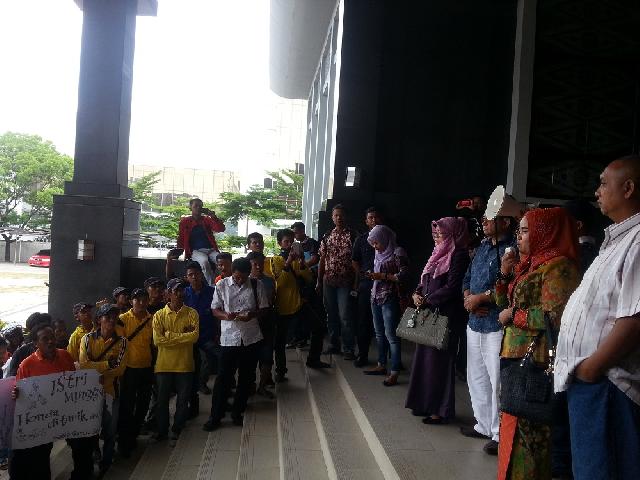 DPRD Janjikan Gaji Karyawan PT.MIG Dibayarkan Sebelum Lebaran