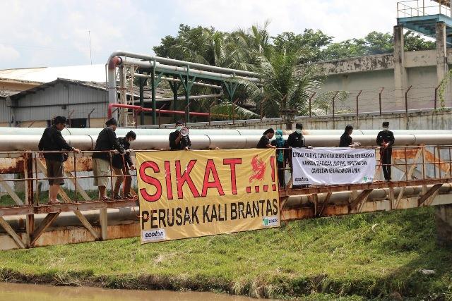 Sikat Pelaku Pencemaran Kali Brantas