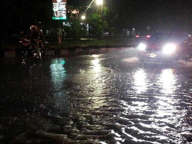 Malam ini Kota Pekanbaru Dikepung Banjir