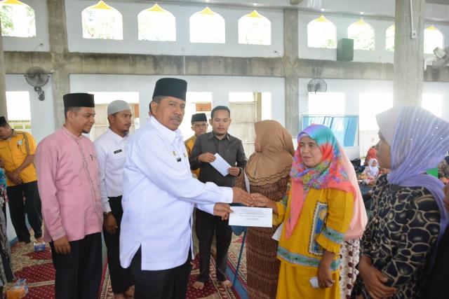BAZNAS Siak Salurkan Zakat Tahap III