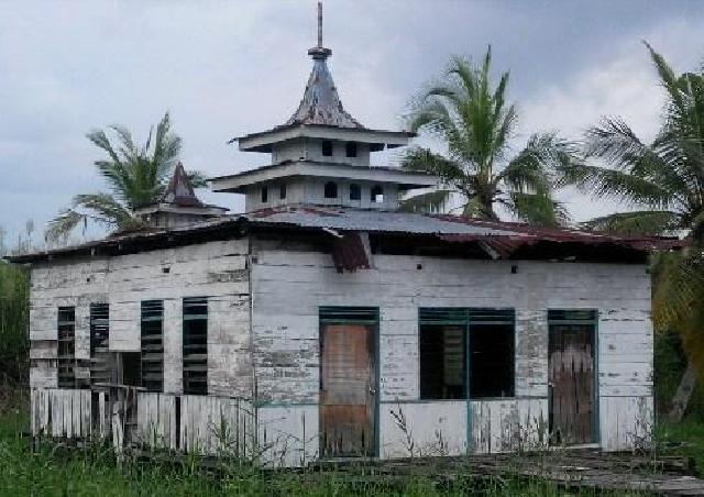 Mesjid Tua Peninggalan Datuk Wardan Terancam Ambruk