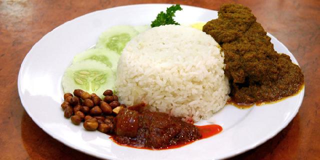 Kutukan buka warung makan ketika Ramadan