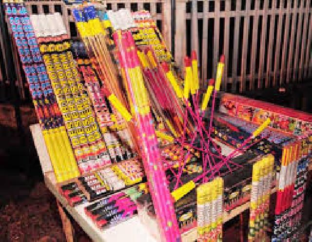 Semakin Menjamur, Dewan Minta Pedagang Petasan Ditertibkan