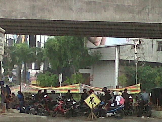 Warga Keluhkan Hujan Tiba-tiba