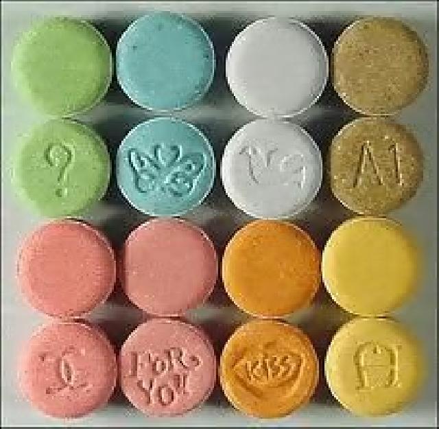 Fitri bikin ekstasi palsu dari tepung kanji dan obat nyamuk