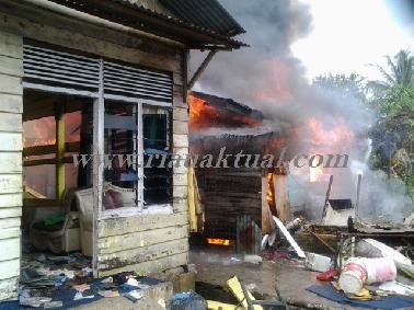 Akses Masuk ke Lokasi Kebakaran Kampung Dalam Sempit