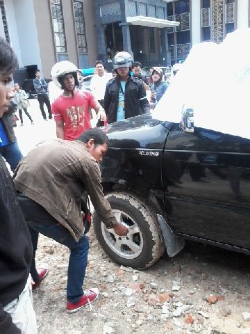 Mobil Dinas Disita Pedagang di DPRD Pekanbaru