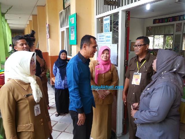 Pastikan Ujian Sekolah Kondusif, Komisi III DPRD Pekanbaru Lakukan Kunjungan