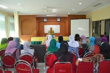 Ade Hartati Beri Motivasi Ibu PKK Kecamatan Sail Pekanbaru