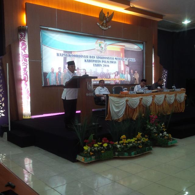 Bupati Harris Minta Perusahaan Lebih Peduli pada Masyarakat