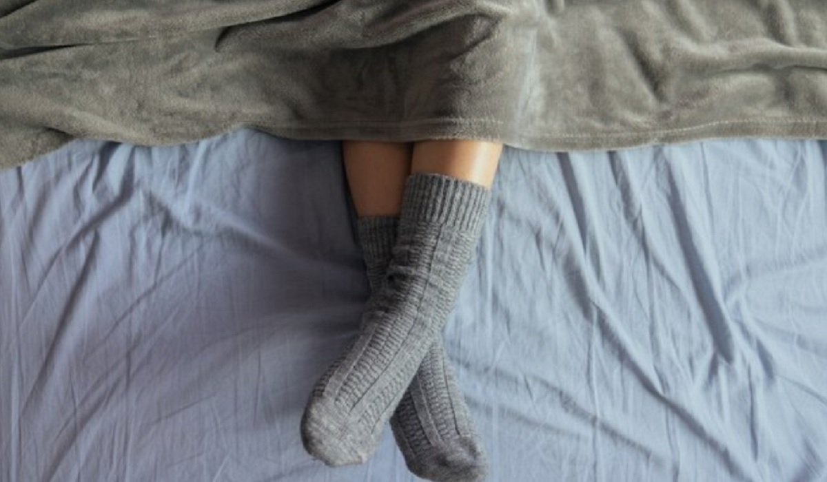 Ada 5 Fakta Menarik Pakai Kaus Kaki saat Tidur