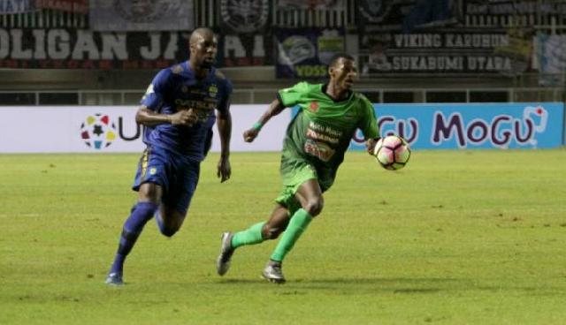 Carlton Cole Membuat Kecewa Pelatih Persib Bandung