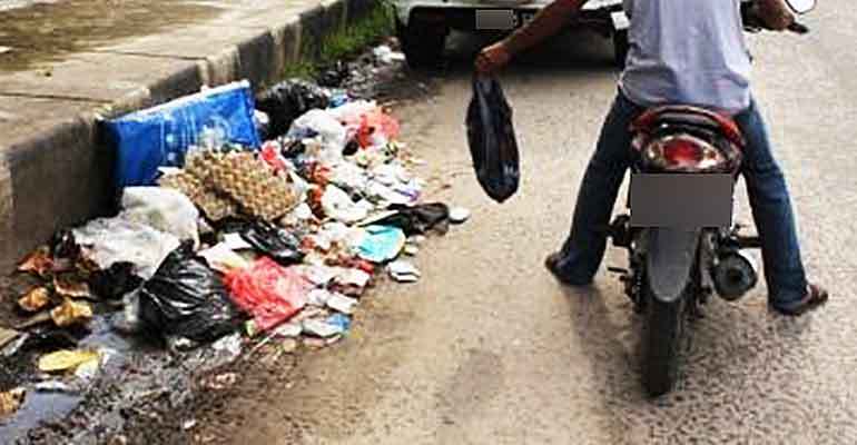 Wiih,, Buang Sampah Sembarangan Di Pekanbaru Akan Didenda Rp50 Juta