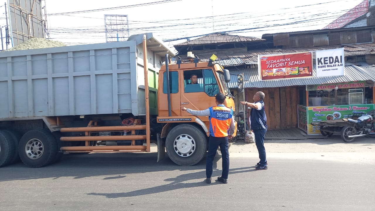 Pengawasan Truk Tonase Besar Masuk Kota Pekanbaru Diperketat