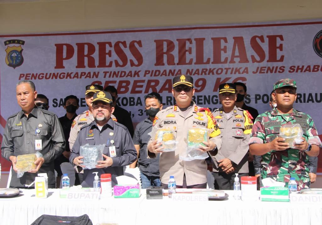 Kapolres Bengkalis AKBP Indra Wijatmiko Pimpin Langsung Press Release Akhir Tahun