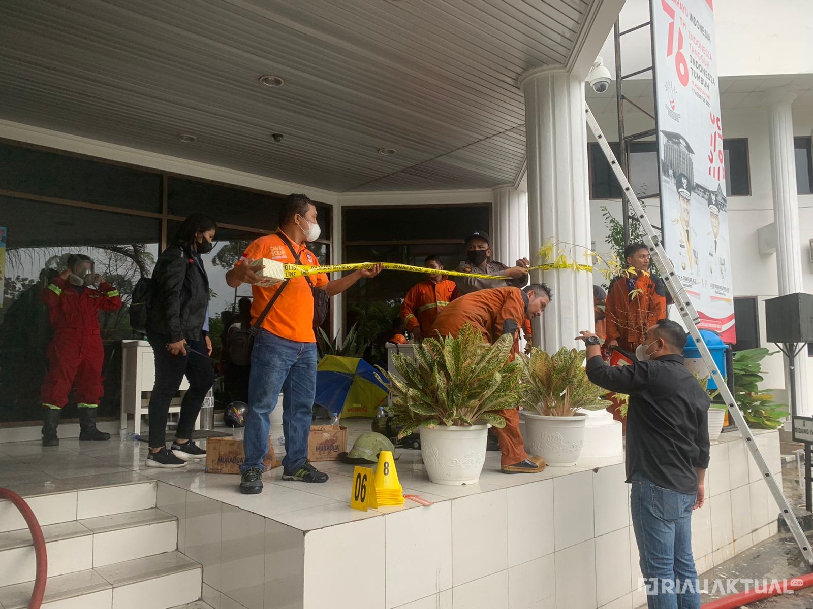Tak Temui Istri, Suami Bakar Sofa Kantor Bappedalitbang Riau