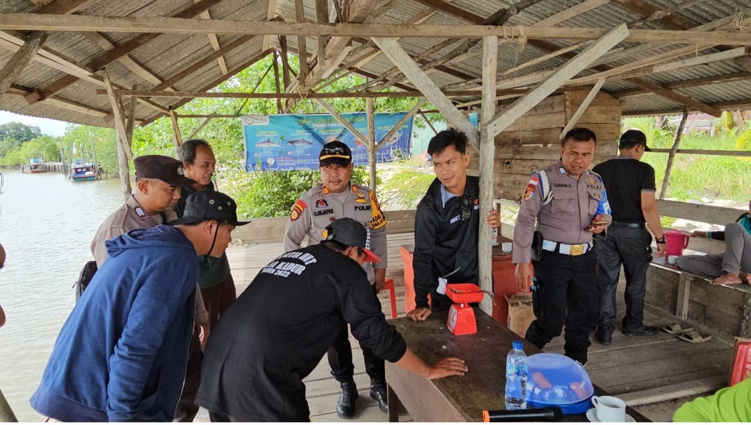 Polsek Rupat Utara Gencarkan Cooling System di Kalangan Nelayan untuk Wujudkan Pilkada 2024 yang Aman dan Damai