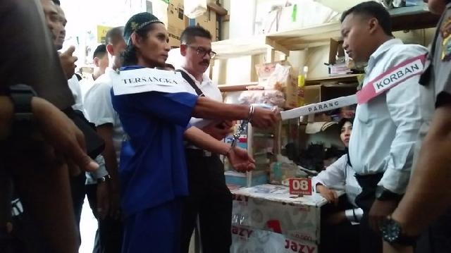 Suami Istri di Sail Dibunuh Hanya Karena Tidak Mau Mengurangi Harga Setengah Bungkus Rokok