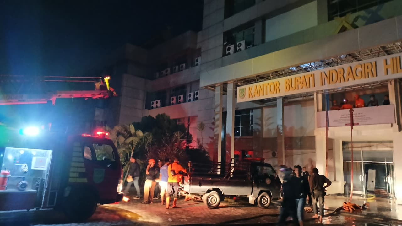 Kantor Bupati Inhil Terbakar, Asap Tebal Sempat Kepung Gedung