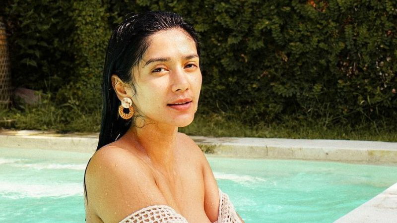 Lima Outfit ke Pantai ala Fanny Ghassani