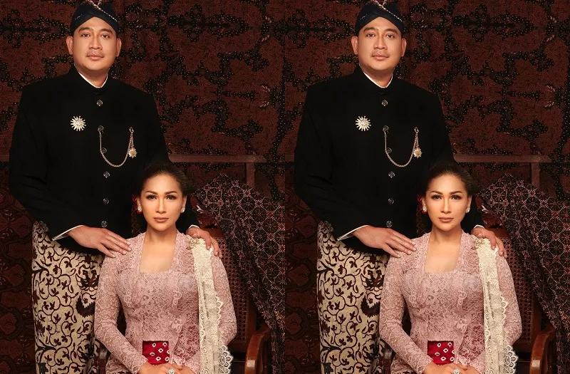 Tata Janeeta Berbusana Adat Jawa Pamer Ketampanan Brotoseno