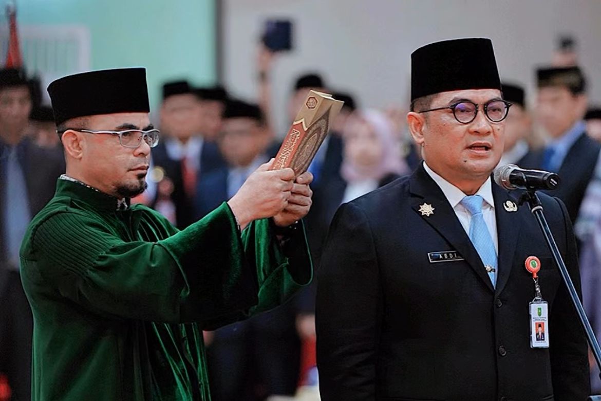 Syahrial Abdi Resmi Dilantik Sebagai Sekretaris Daerah Provinsi Riau