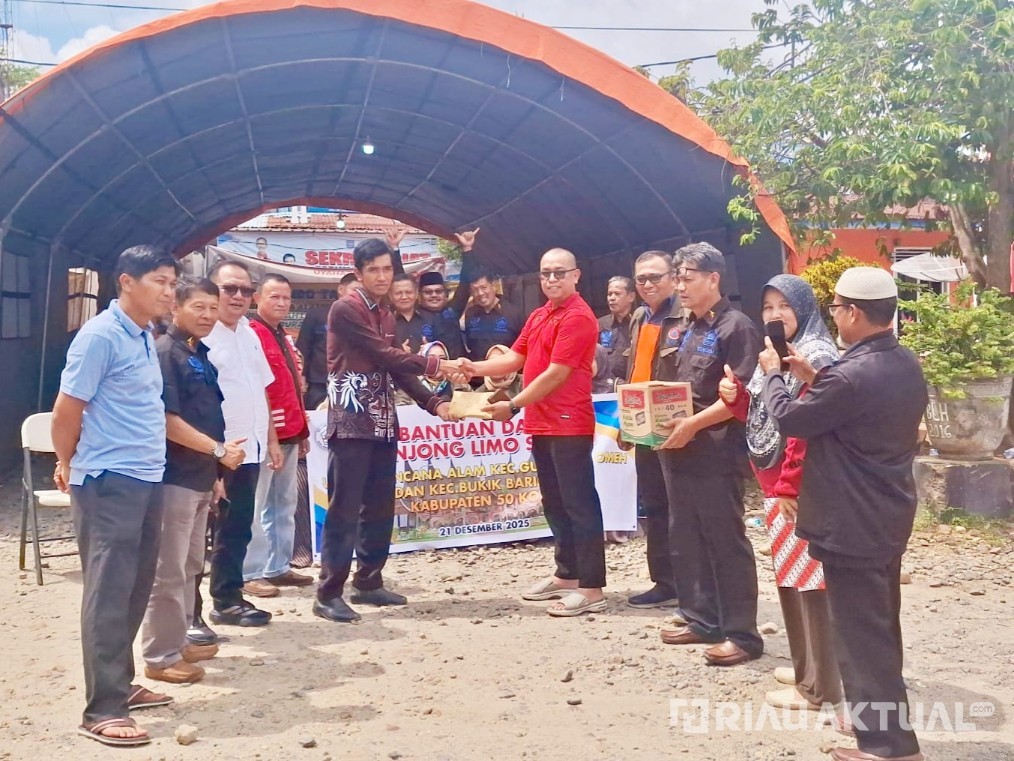Gonjong Limo Riau Serahkan Bantuan Rp40,5 Juta untuk Korban Bencana 50 Kota di Sumbar