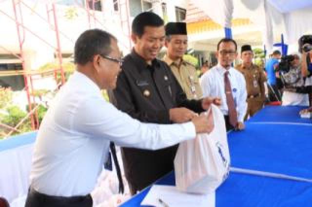Gelar Pasar Murah, 500 Paket Sembako Dijual PT Taspen Untuk PNS Pemko Pekanbaru