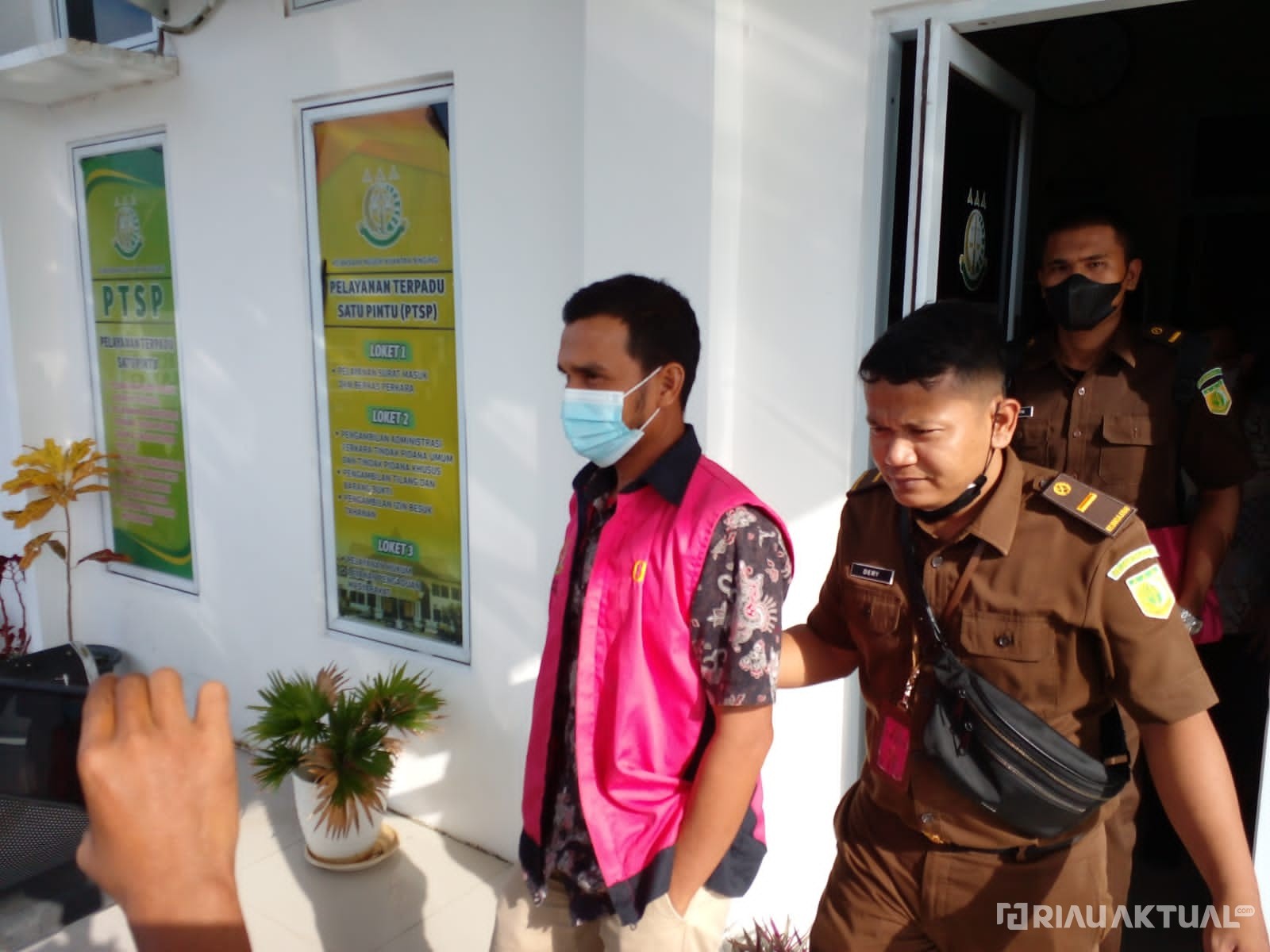 Ditetapkan Tersangka Korupsi, Direktur CV Elok Juo Langsung Dipenjara