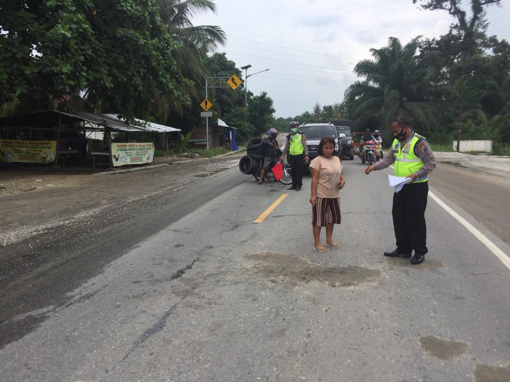 Stang Motor Bersenggolan dan Terpental, Pengendara Sepeda Motor Meninggal