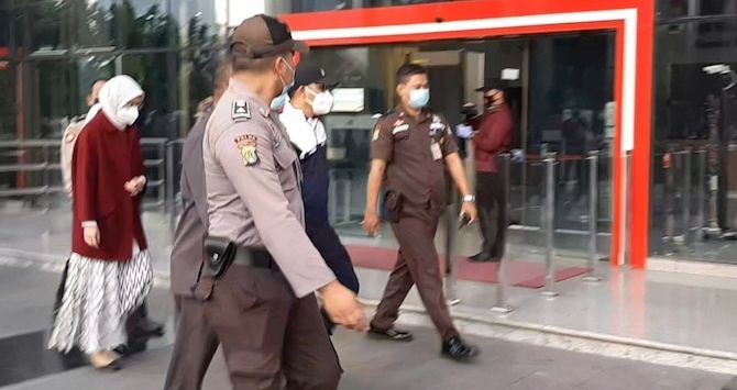 Kadernya Ditangkap Bareng Bupati Probolinggo, Sekjen Nasdem Bicara SOP