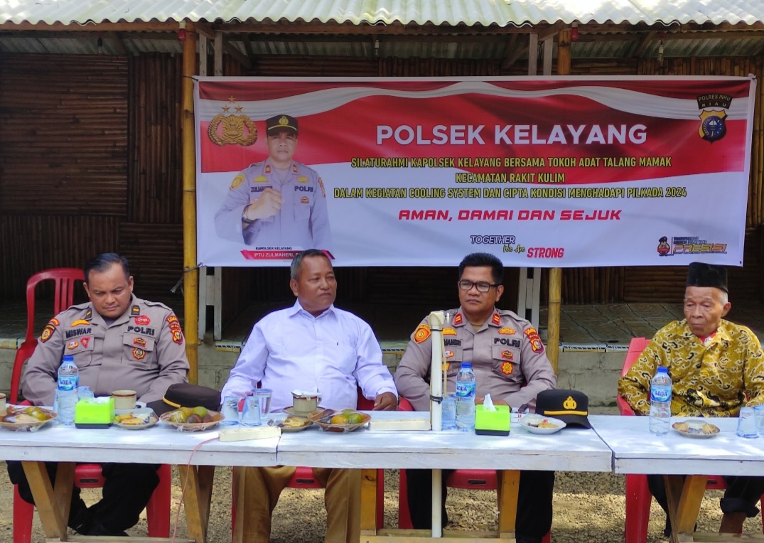 Sasar Suku Pedalaman, Kapolsek Kelayang Sampaikan Pesan Pilkada Damai