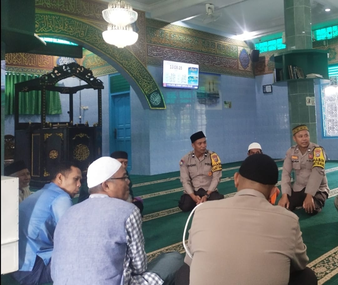 Polsek Sukajadi Tingkatkan Keamanan Pemilu 2024 melalui Kegiatan Cooling System di Masjid Al Mukhlisin